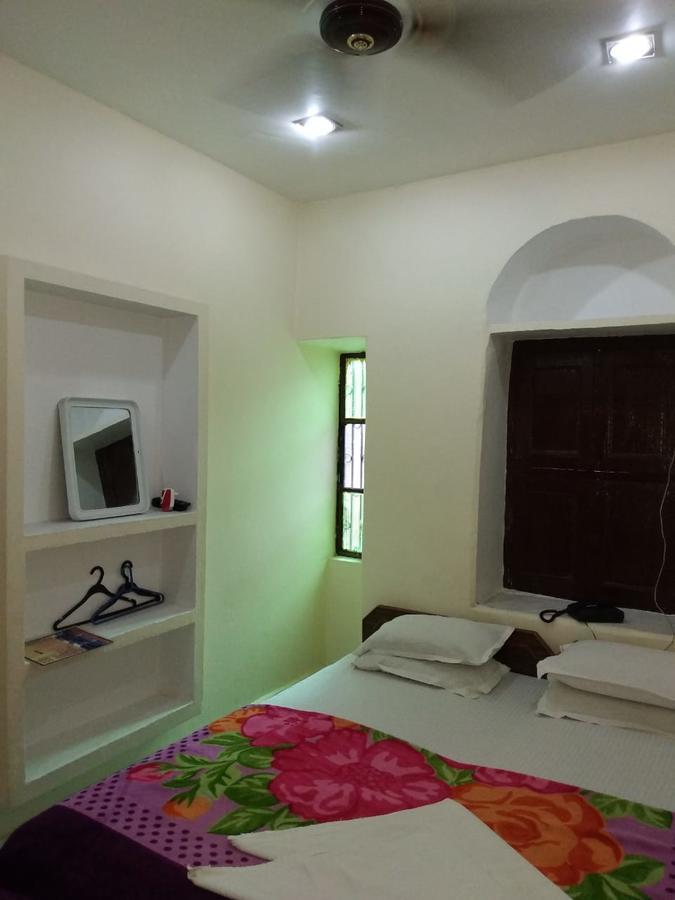 Ajay Guest House Варанаси Экстерьер фото
